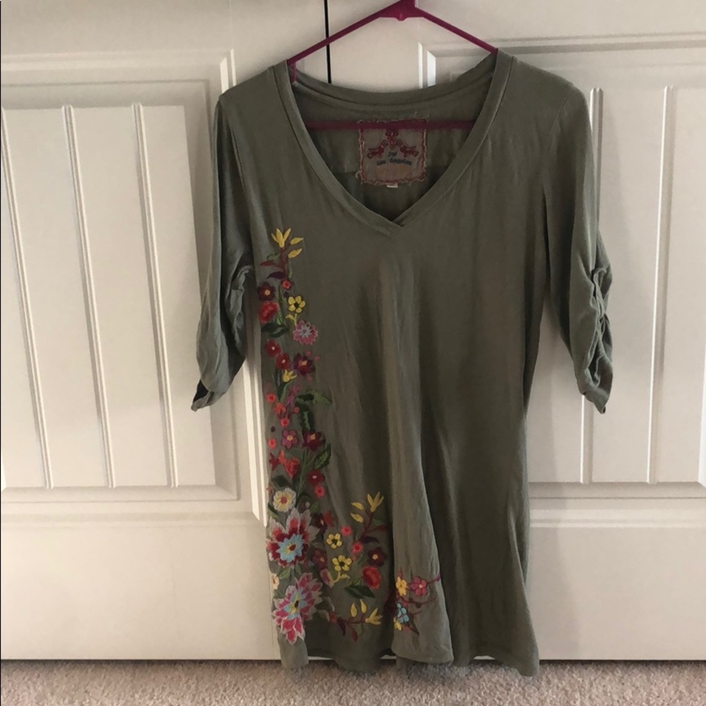 JW Los Angeles shirt with floral stitching